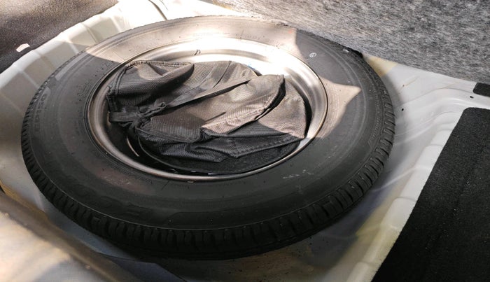 2022 Tata ALTROZ XTA, Petrol, Automatic, 5,448 km, tyre