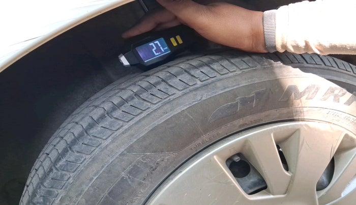 2013 Maruti Swift VXI, Petrol, Manual, 97,945 km, tyre