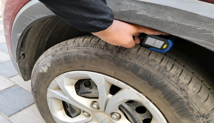 2021 KIA SONET HTE 1.2, Petrol, Manual, 46,943 km, tyre