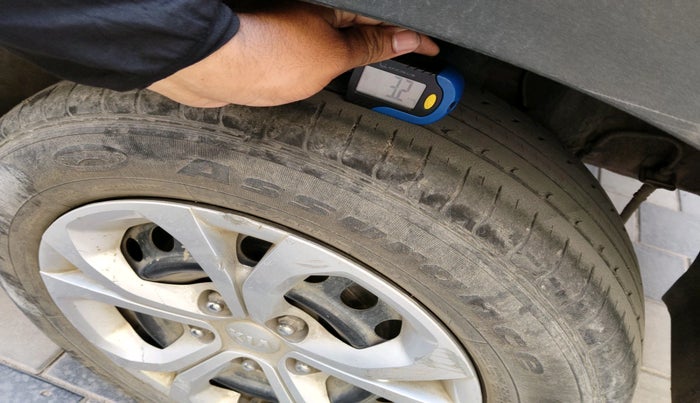 2021 KIA SONET HTE 1.2, Petrol, Manual, 46,943 km, tyre