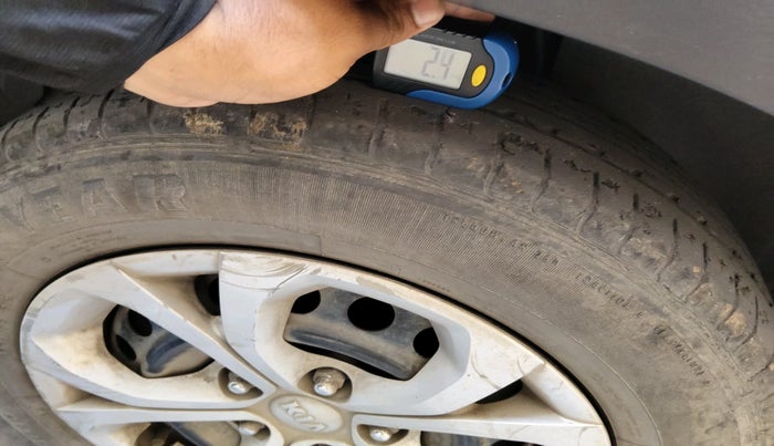 2021 KIA SONET HTE 1.2, Petrol, Manual, 46,943 km, tyre