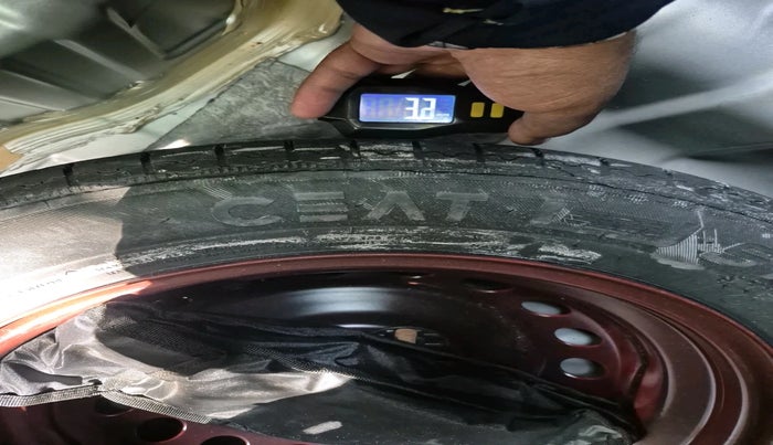 2023 Renault Kwid RXL 1.0, Petrol, Manual, 39 km, tyre