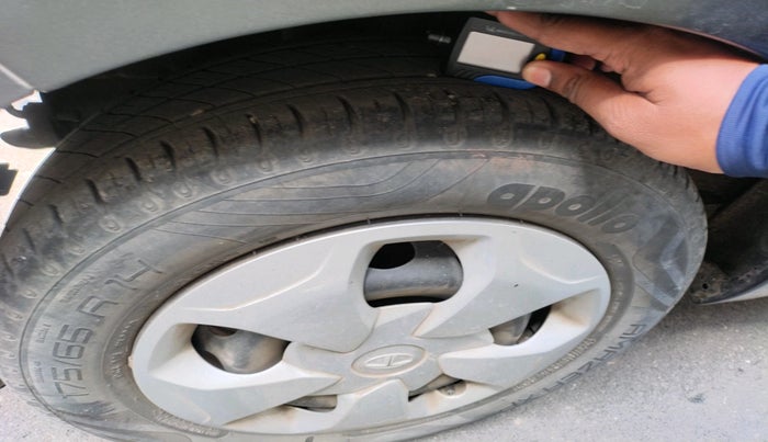 2021 Tata Tiago XT PETROL, Petrol, Manual, 25,798 km, tyre