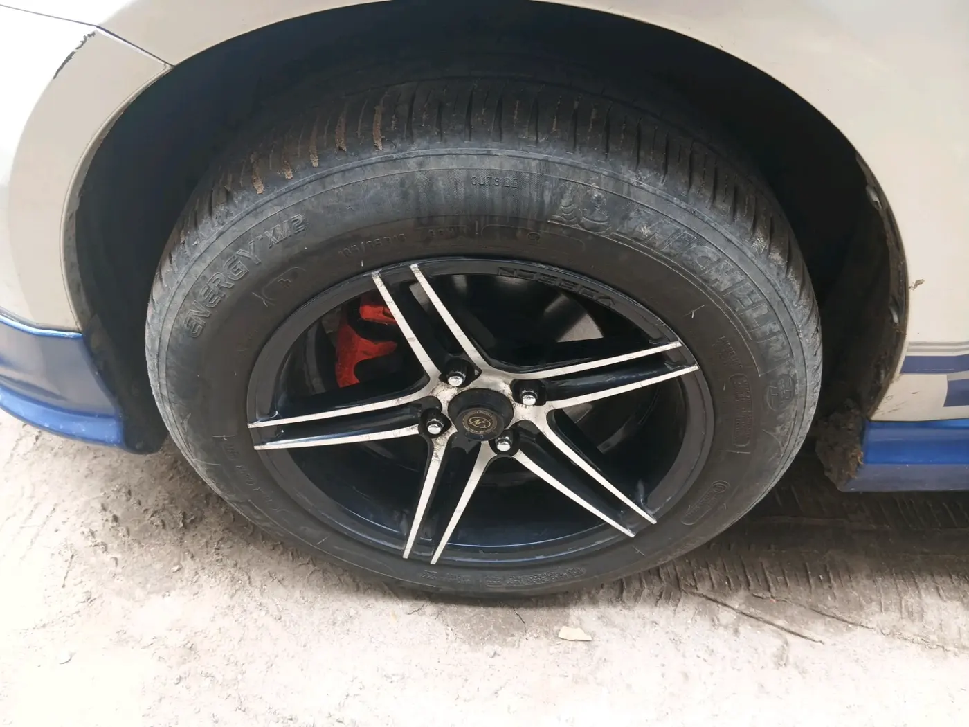 2015 Maruti Swift VDI, Diesel, Manual, 69,324 km, tyre