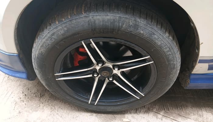 2015 Maruti Swift VDI, Diesel, Manual, 69,324 km, tyre