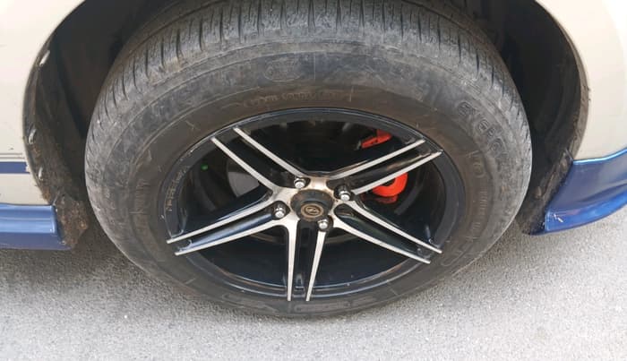 2015 Maruti Swift VDI, Diesel, Manual, 69,324 km, tyre