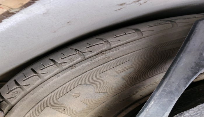 2016 Volkswagen Polo HIGHLINE1.5L, Diesel, Manual, 86,945 km, tyre