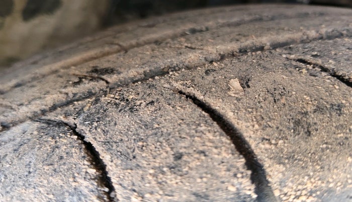 2016 Volkswagen Polo HIGHLINE1.5L, Diesel, Manual, 86,945 km, tyre