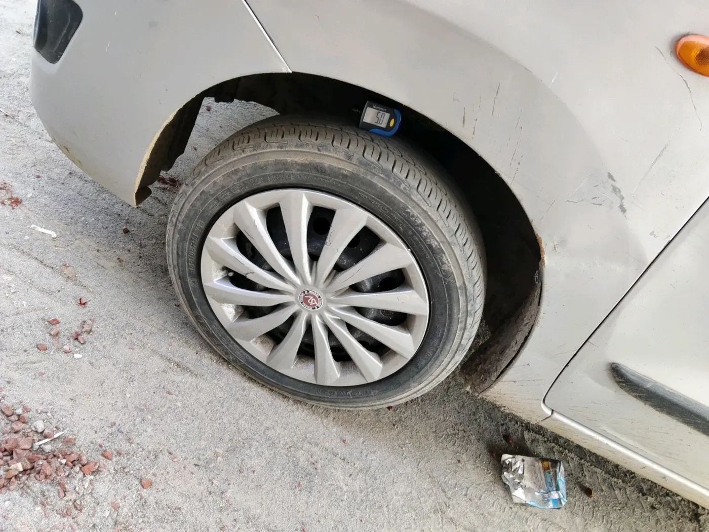 2013 Maruti Wagon R 1.0 VXI, CNG, Manual, 1,92,883 km, tyre