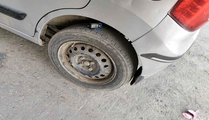 2013 Maruti Wagon R 1.0 VXI, CNG, Manual, 1,92,883 km, tyre