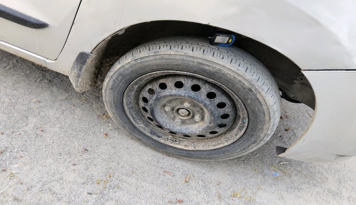 2013 Maruti Wagon R 1.0 VXI, CNG, Manual, 1,92,883 km, tyre