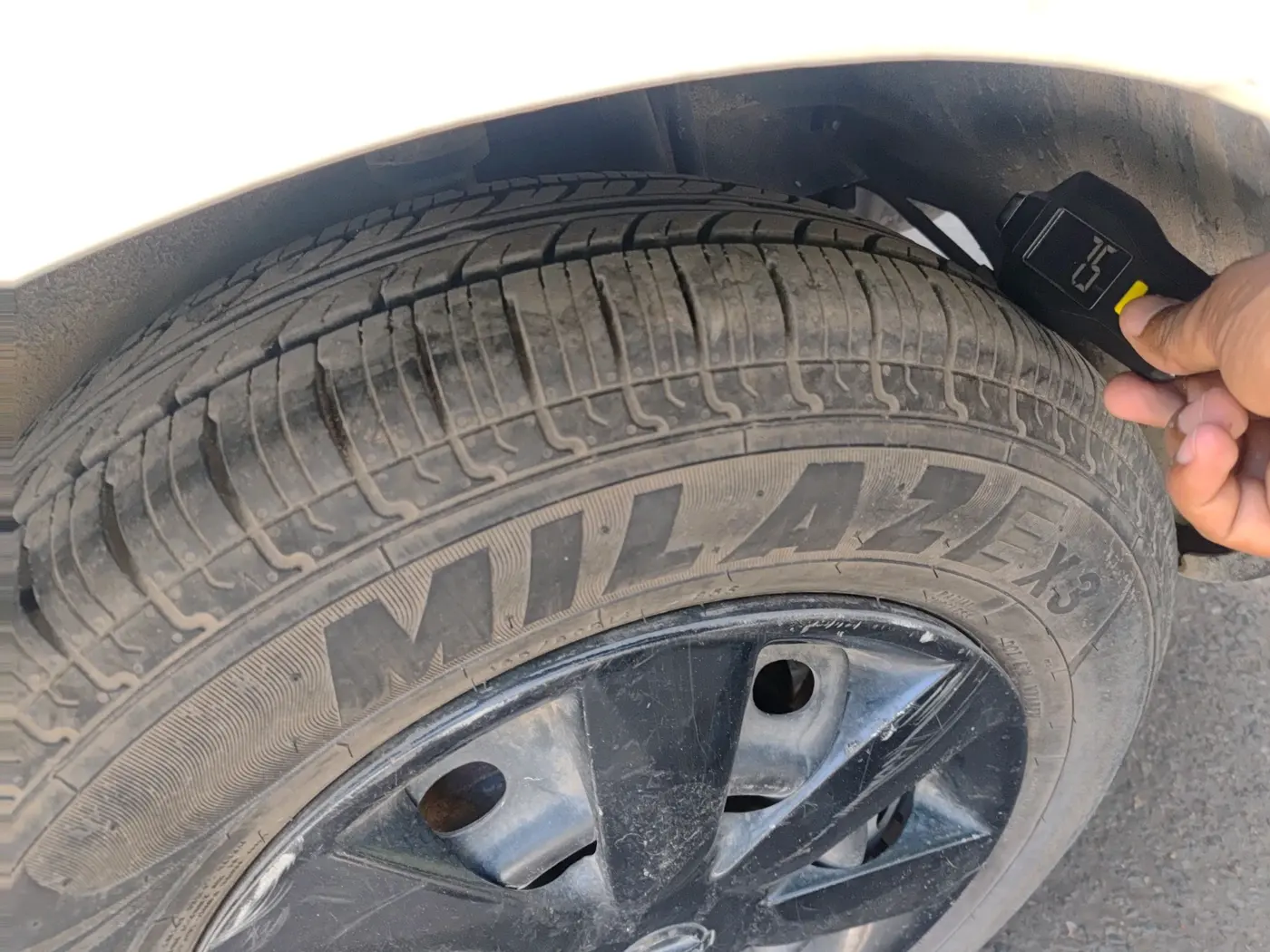 2016 Tata Zest XE PETROL, CNG, Manual, 76,010 km, tyre