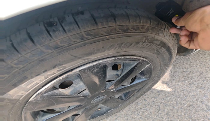 2016 Tata Zest XE PETROL, CNG, Manual, 76,010 km, tyre