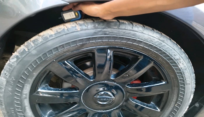 2011 Nissan Teana 250XV, CNG, Automatic, 1,11,761 km, tyre