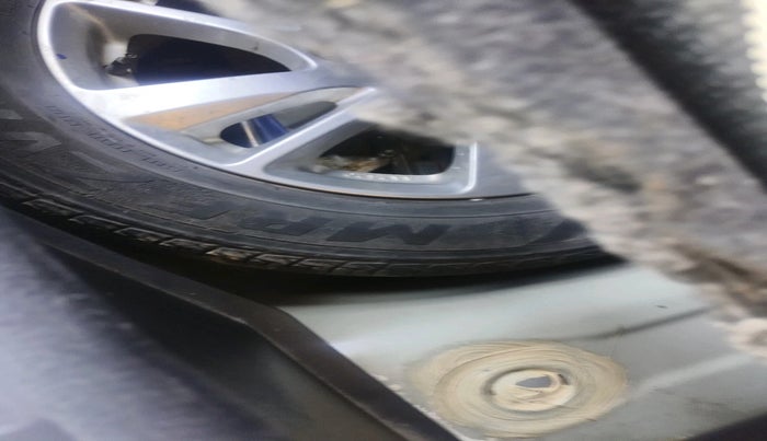 2012 Maruti Swift ZXI, Petrol, Manual, 67,813 km, tyre