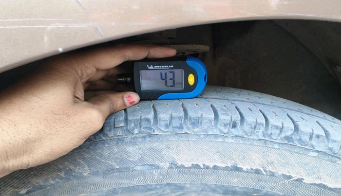 2017 Maruti Dzire VXI, Petrol, Manual, 35,639 km, tyre