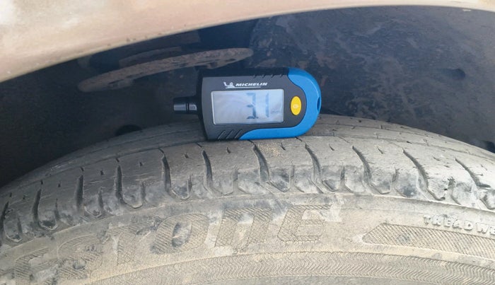 2017 Maruti Dzire VXI, Petrol, Manual, 35,639 km, tyre