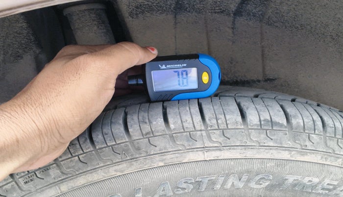 2017 Maruti Dzire VXI, Petrol, Manual, 35,639 km, tyre