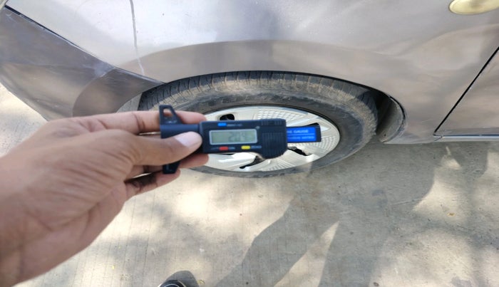 2017 Maruti Celerio VXI, CNG, Manual, 1,96,909 km, tyre