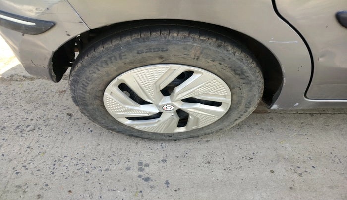 2017 Maruti Celerio VXI, CNG, Manual, 1,96,909 km, tyre