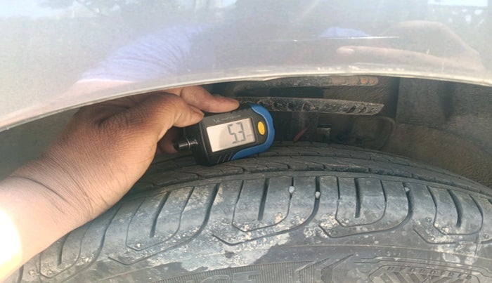 2013 Volkswagen Polo COMFORTLINE 1.2L PETROL, Petrol, Manual, 1,08,563 km, tyre