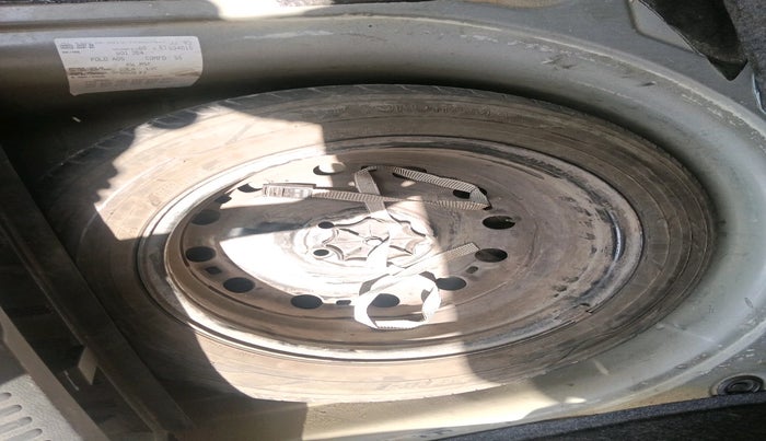 2013 Volkswagen Polo COMFORTLINE 1.2L PETROL, Petrol, Manual, 1,08,563 km, tyre