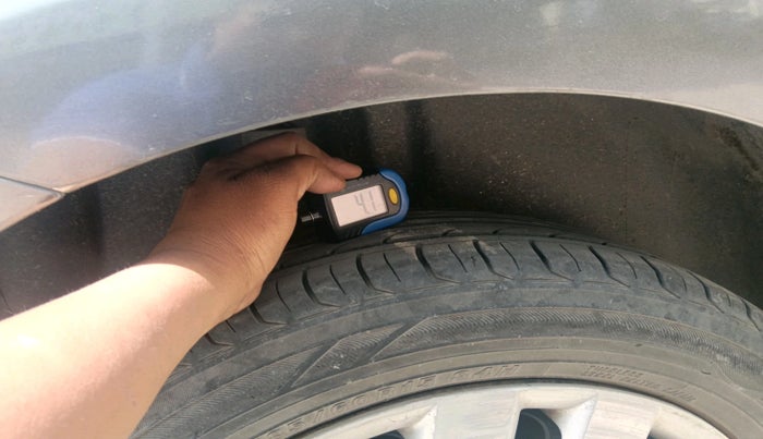 2013 Volkswagen Polo COMFORTLINE 1.2L PETROL, Petrol, Manual, 1,08,563 km, tyre