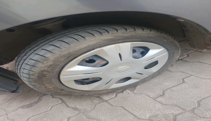 2014 Maruti Wagon R 1.0 VXI, Petrol, Manual, 52,348 km, tyre