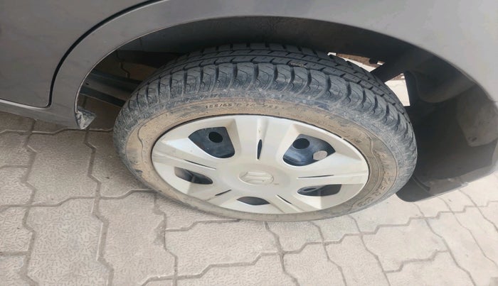 2014 Maruti Wagon R 1.0 VXI, Petrol, Manual, 52,348 km, tyre