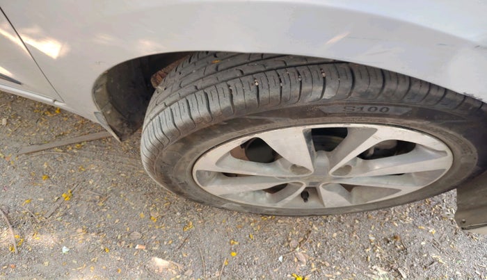 2015 Hyundai Elite i20 ASTA 1.4 CRDI, Diesel, Manual, 1,28,235 km, tyre