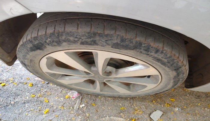 2015 Hyundai Elite i20 ASTA 1.4 CRDI, Diesel, Manual, 1,28,235 km, tyre