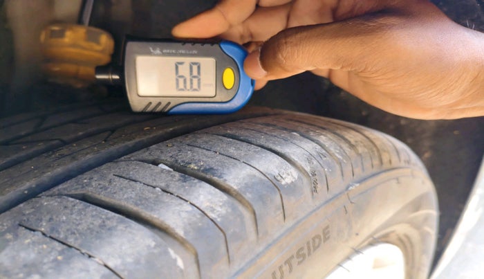 2014 Volkswagen Jetta COMFORTLINE TSI, Petrol, Manual, 96,556 km, tyre