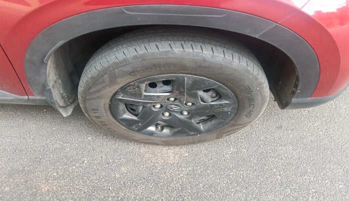 2023 Hyundai VENUE S 1.2, Petrol, Manual, 12,652 km, tyre