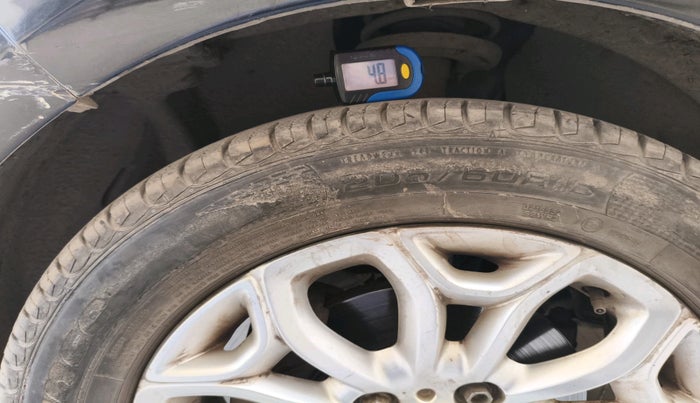 2014 Ford Ecosport TITANIUM 1.5L DIESEL (OPT), Diesel, Manual, 1,13,443 km, tyre