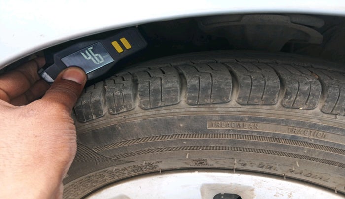 2011 Hyundai i10 MAGNA 1.2, Petrol, Manual, 1,01,326 km, tyre