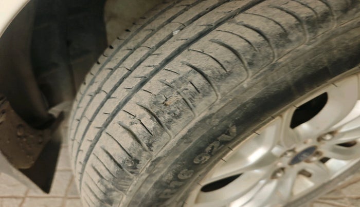 2015 Ford Ecosport TITANIUM 1.5L DIESEL, Diesel, Manual, 1,01,786 km, tyre