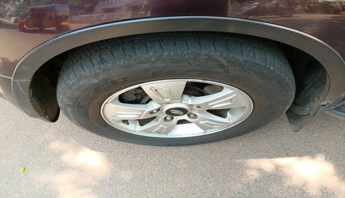 2013 Mahindra XUV500 W8 AWD, Diesel, Manual, 1,47,790 km, tyre