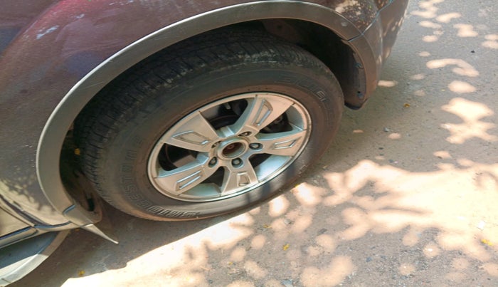 2013 Mahindra XUV500 W8 AWD, Diesel, Manual, 1,47,790 km, tyre