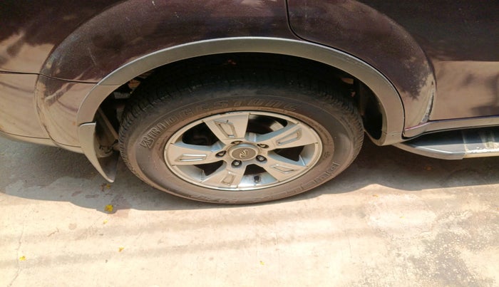 2013 Mahindra XUV500 W8 AWD, Diesel, Manual, 1,47,790 km, tyre