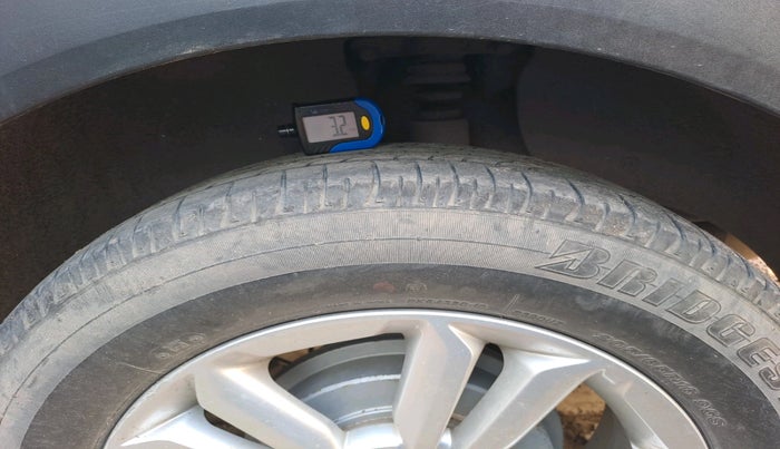 2017 Hyundai Creta SX PLUS 1.6 PETROL, Petrol, Manual, 1,06,593 km, tyre