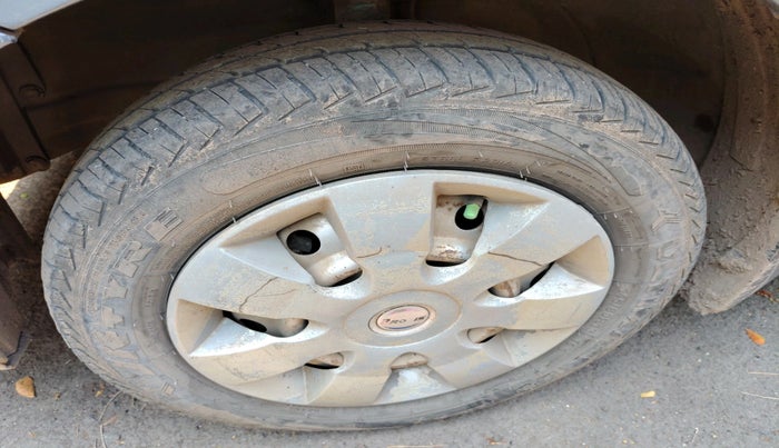 2014 Maruti Wagon R 1.0 LXI CNG, CNG, Manual, 1,09,875 km, tyre