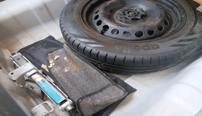 2018 Hyundai Xcent S 1.2, Petrol, Manual, 67,689 km, tyre