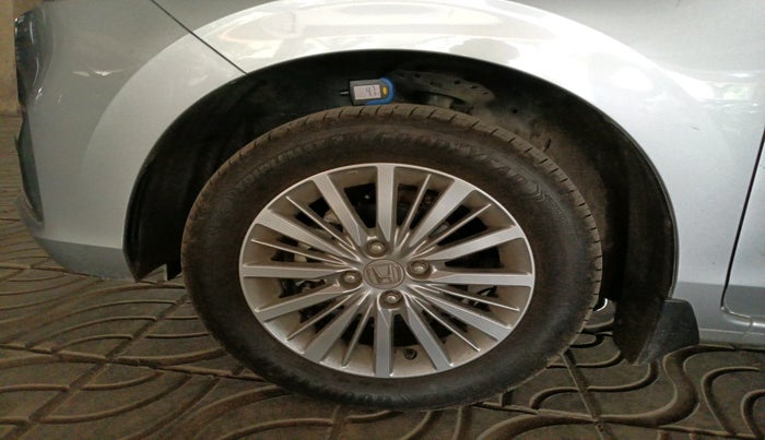 2025 Honda Amaze 1.2L I-VTEC VX, Petrol, Manual, 2,110 km, tyre