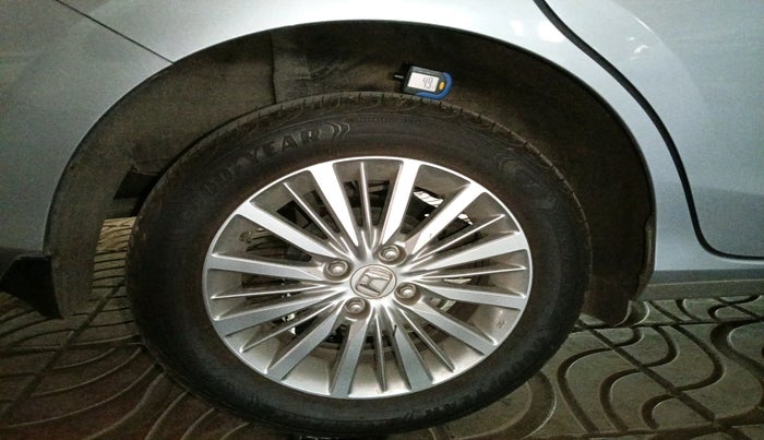 2025 Honda Amaze 1.2L I-VTEC VX, Petrol, Manual, 2,110 km, tyre