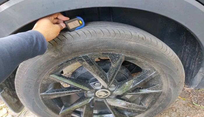 2025 Skoda KUSHAQ AMBITION 1.0L TSI AT, Petrol, Automatic, 1,619 km, tyre