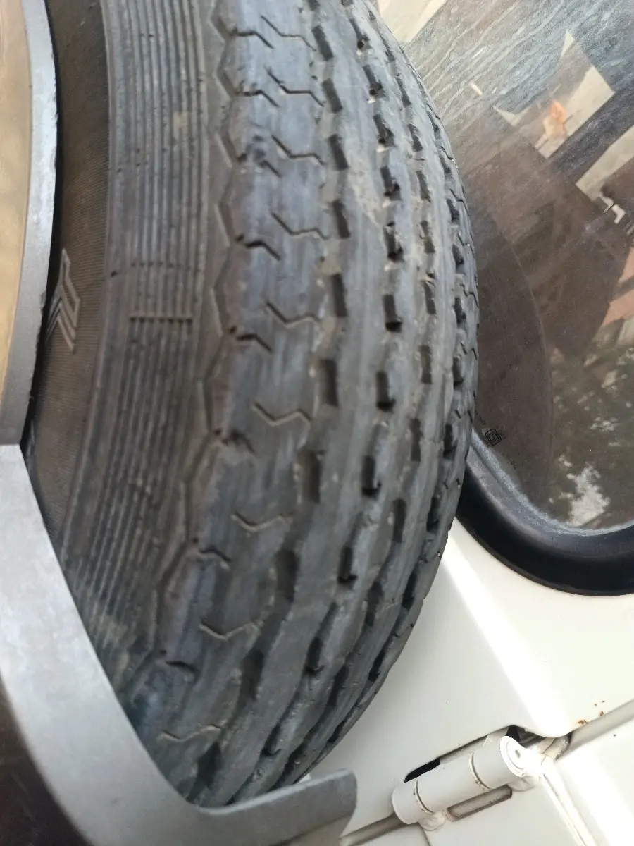 2016 Mahindra Bolero ZLX BS-III, Diesel, Manual, 1,82,878 km, tyre