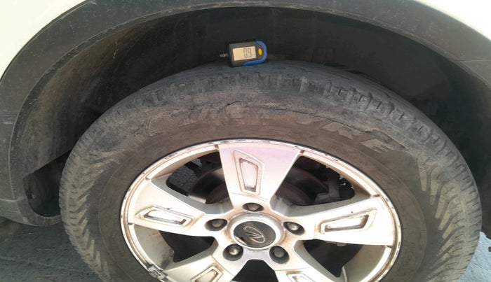 2012 Mahindra XUV500 W8, Diesel, Manual, 2,29,484 km, tyre