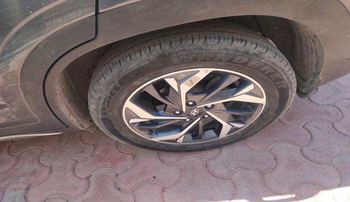 2021 Hyundai Creta SX (O) AT 1.5 DIESEL, Diesel, Automatic, 1,05,129 km, tyre