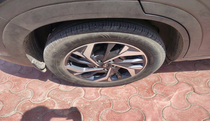 2021 Hyundai Creta SX (O) AT 1.5 DIESEL, Diesel, Automatic, 1,05,129 km, tyre