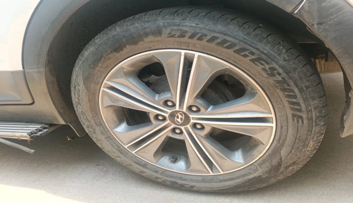 2017 Hyundai Creta SX PLUS AT 1.6 PETROL, Petrol, Automatic, 1,45,908 km, tyre